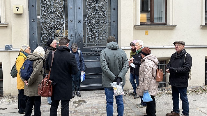 Stolperstein-Spaziergang in Berlin Mitte