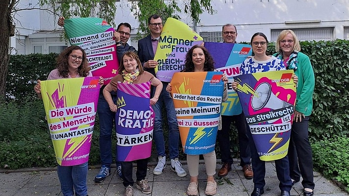 DGB-Stadtverband Düsseldorf feiert 75 Jahre Grundgesetz und präsentiert Plakataktion